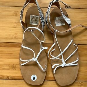 Dolce Vita sandals size 9